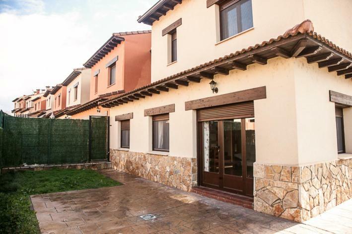 Apartamento El Palomar Ayllón Eksteriør bilde